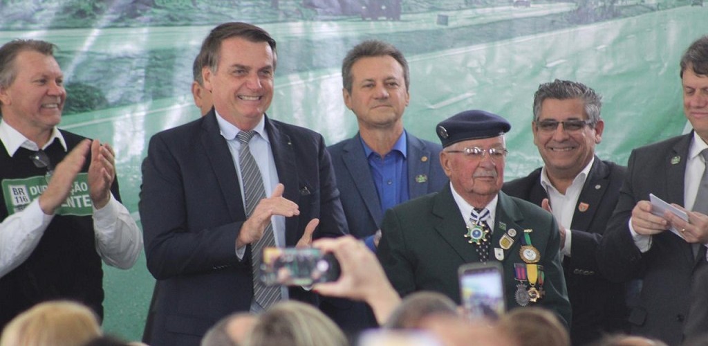 Brasil deixa Mercosul caso Argentina "crie problema", diz Bolsonaro