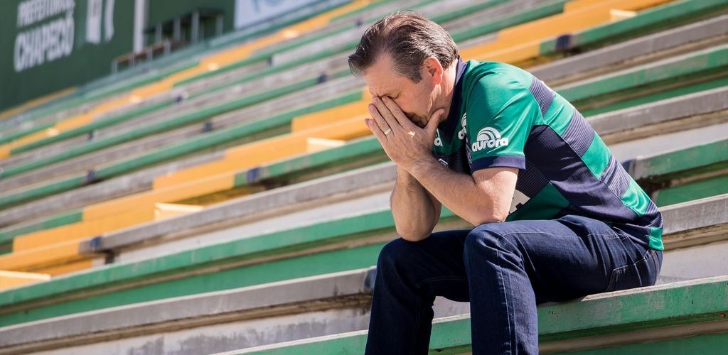 Famílias de vítimas de voo da Chape querem ajuda de Bolsonaro
