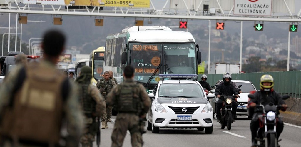 Sequestrador estava em surto psicótico e ameaçou incendiar o ônibus