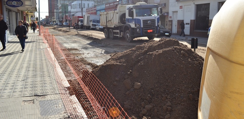 Começa a concretagem do trecho central da Marechal Deodoro, em Pelotas