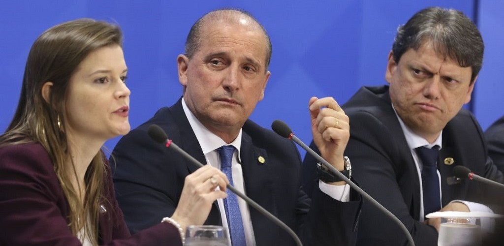 Governo abre estudos para privatizar Correios e mais oito estatais