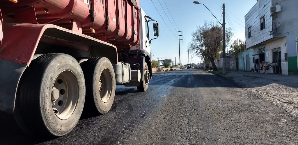 Avenida Salgado Filho recebe pavimentação asfáltica