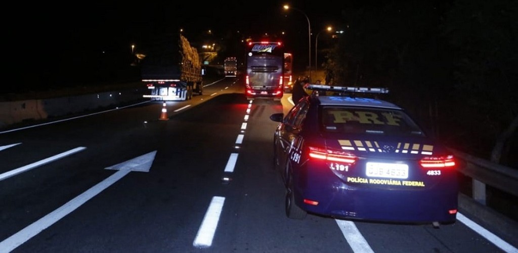 Ônibus de Pelotas com destino a São Paulo são assaltados no PR e segurança morre em troca de tiros