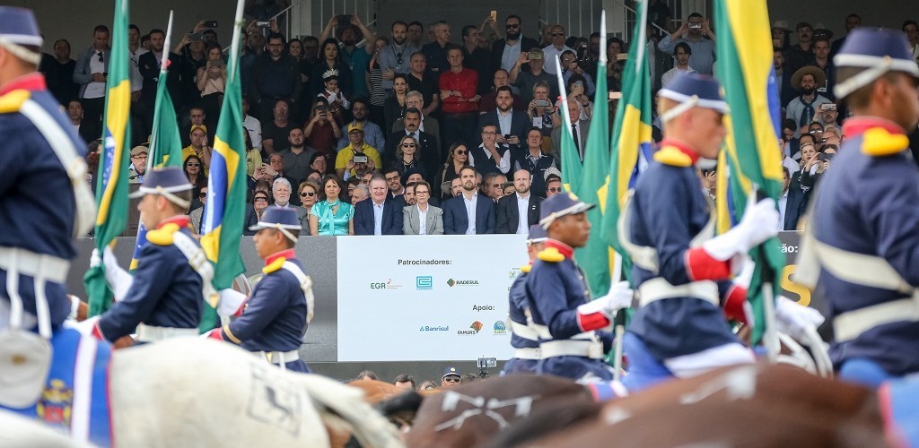 Governador e ministra da Agricultura participam da abertura oficial e desfile dos campeões da 42ª Expointer