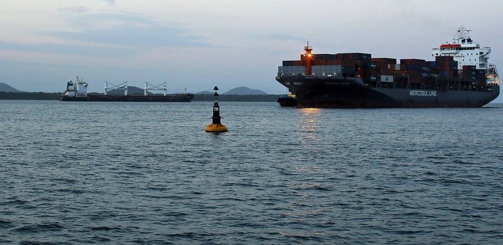 Petrobras inicia abastecimento de navios do Irã no Porto de Paranaguá