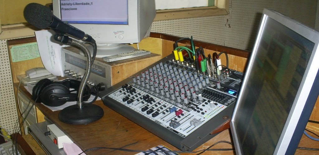 TJ/SC proíbe rádio comunitária de veicular comerciais