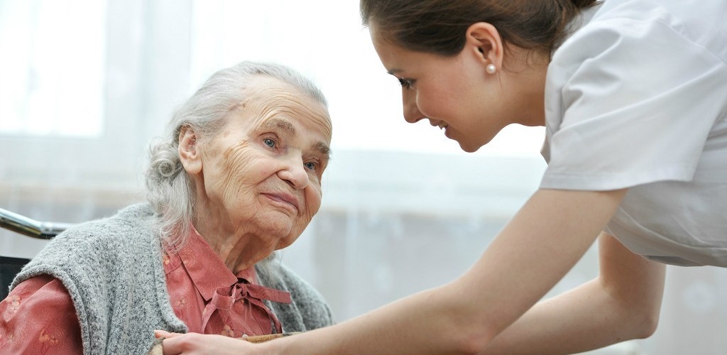 Curso de Cuidadores de Idosos é oferecido pela Unimed em parceria com o Senac