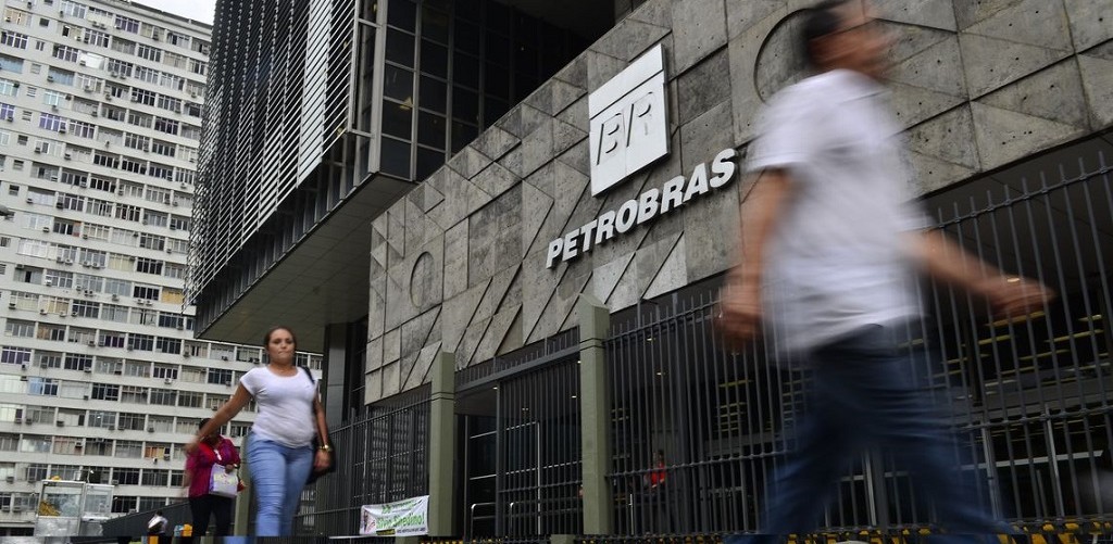 Petrobras aprova revisão da política de preços do gás de cozinha