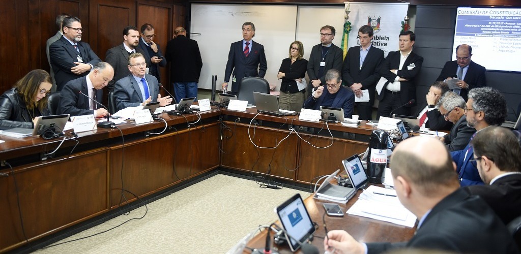 CCJ aprova extinção do Plano de Seguridade Social dos Parlamentares