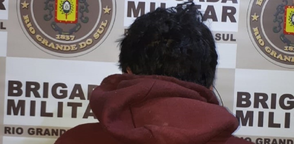 Homem é preso por furto em residência 