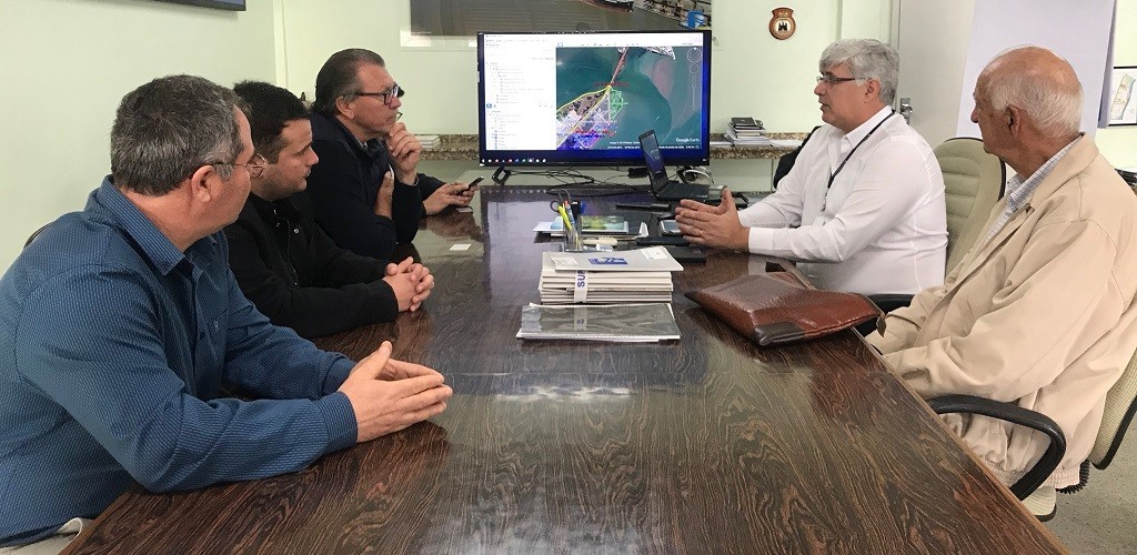 Deputado Afonso Hamm visita o Porto do Rio Grande