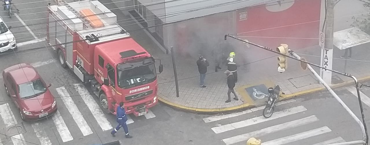 Fumaça em agência bancária mobiliza Corpo de Bombeiros 