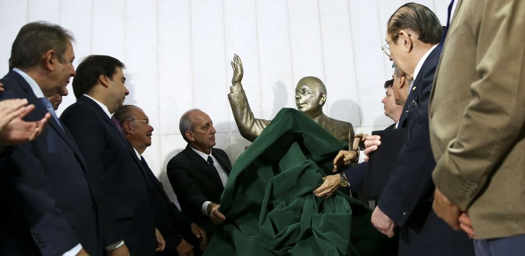 Câmara faz homenagem aos 103 anos de nascimento de Ulysses Guimarães