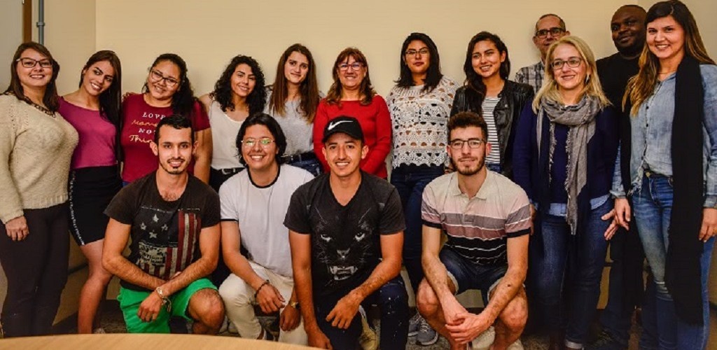 Reitora recepciona estudantes internacionais