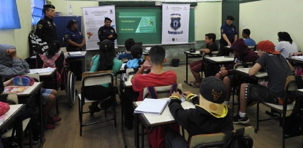 Projeto Promotores da Paz promove aproximação entre comunidade escolar e instituições de ensino