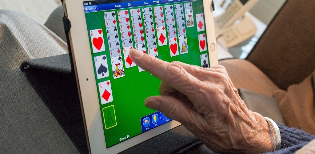 FURG oferece curso de informática para idosos