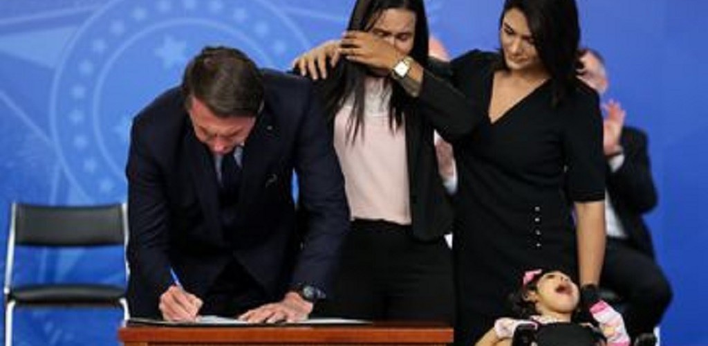 Governo garante pensão a crianças nascidas com microcefalia ligada ao zika