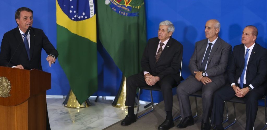 Governo lança programa para escolas cívico-militares