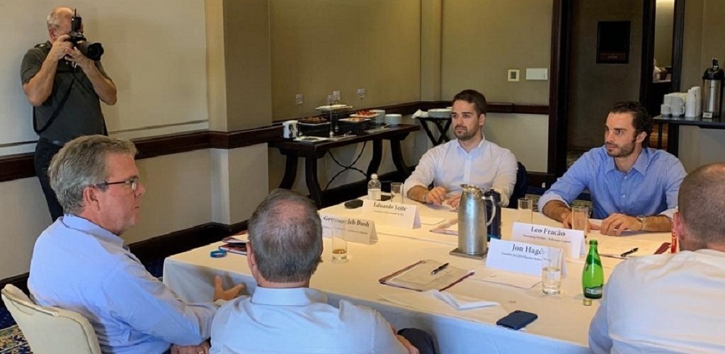 Em Miami, governador conhece modelo de escolas comunitárias