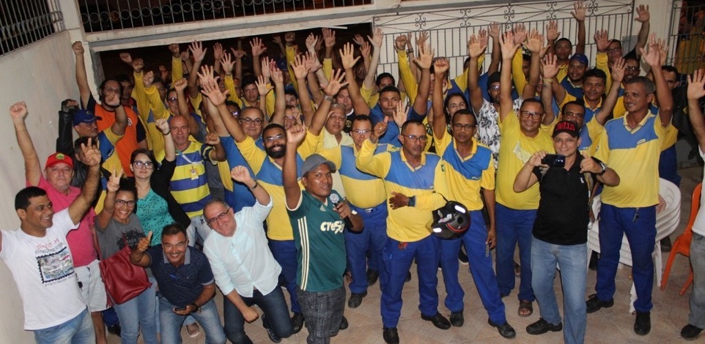 Funcionários dos correios entram em greve 