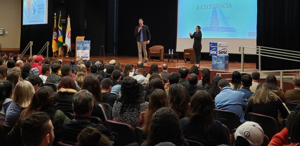 Palestra Atitude de Campeão leva centenas de pessoas ao Cidec Sul