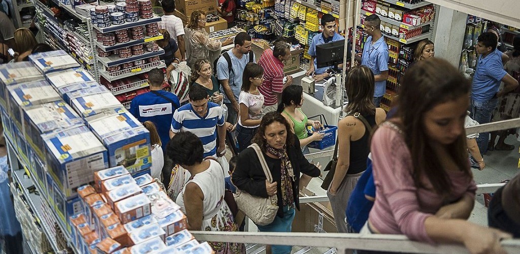 Endividamento e inadimplência do consumidor têm alta em agosto