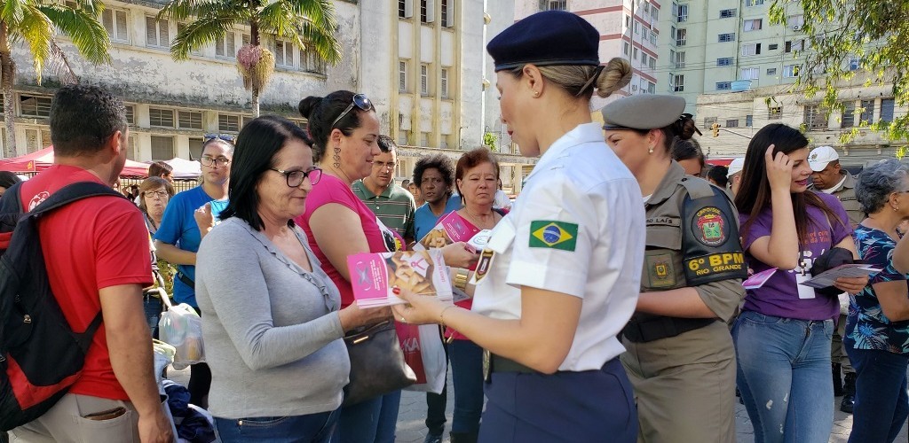 6º BPM promove ação alusiva ao Outubro Rosa