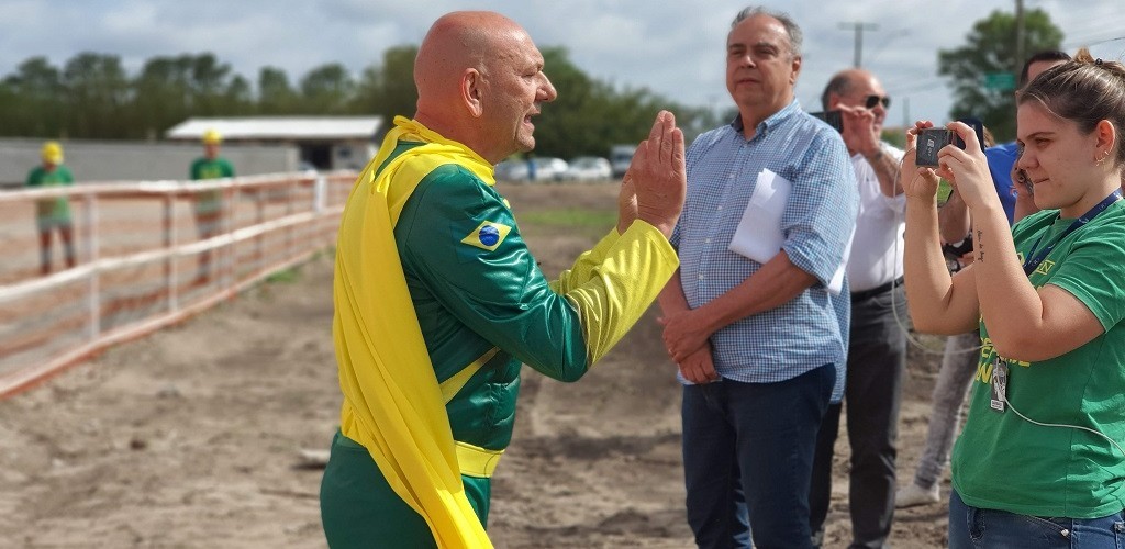 Prefeitura e Daer emitem nota sobre Atrasômetro inaugurado por Luciano Hang