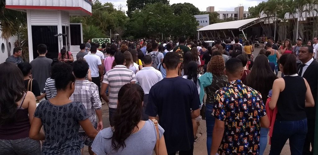 Mais de 5 milhões de candidatos fazem provas do Enem neste domingo