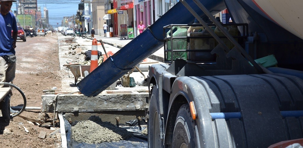 Acaba a concretagem de trechos do corredor de ônibus da Deodoro, em Pelotas