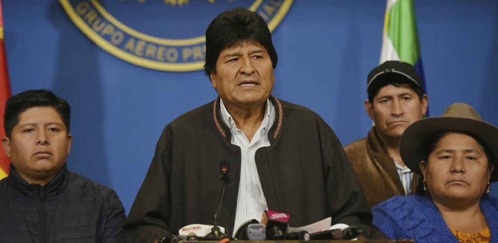 Em meio a protestos, Evo Morales renuncia à presidência da Bolívia