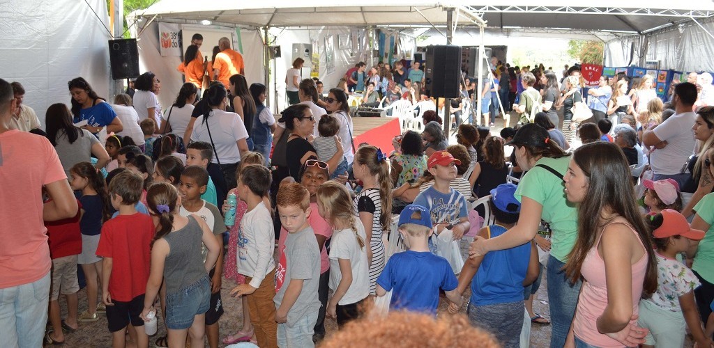 Feira do Livro proporcionou quatro dias de literatura e cultura 