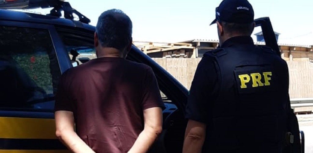 PRF prende condutor embriagado em Rio Grande