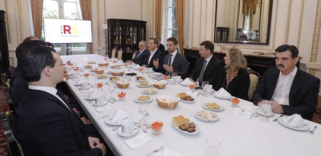 Governador se reúne com chefe de Poderes para discutir propostas da reforma estrutural do Estado