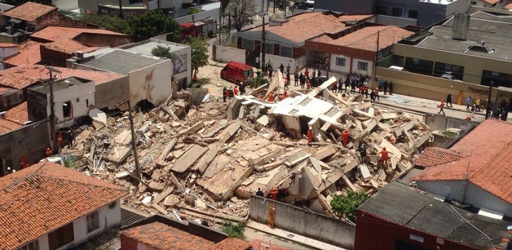 Prédio residencial desaba em bairro de classe média de Fortaleza