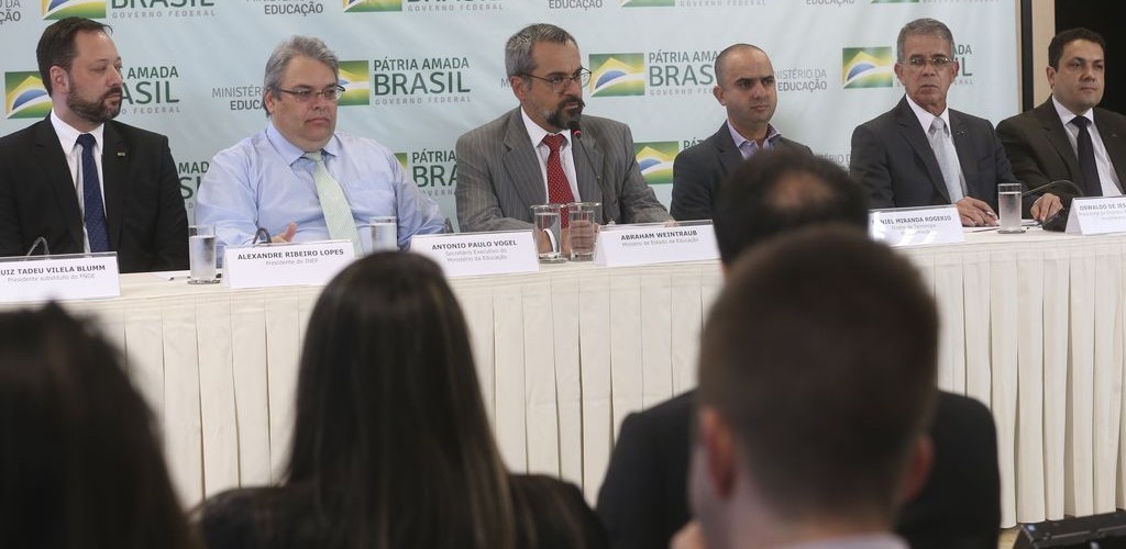 Governo libera orçamento de universidades federais