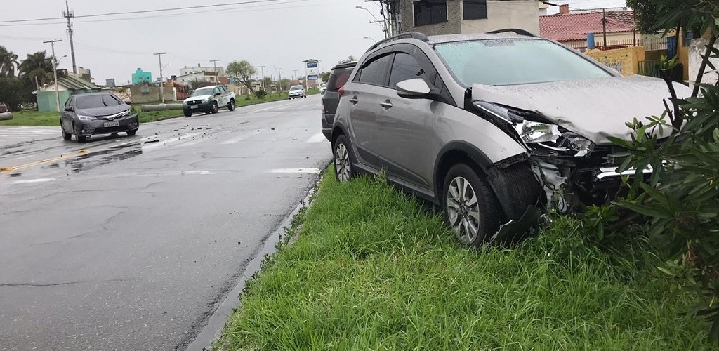 Acidente é registrado na Rua Val Porto