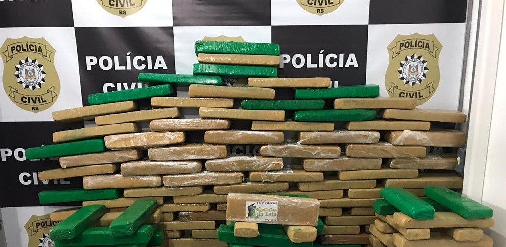 PC apreende 128 kg de maconha e carro clonado em RG