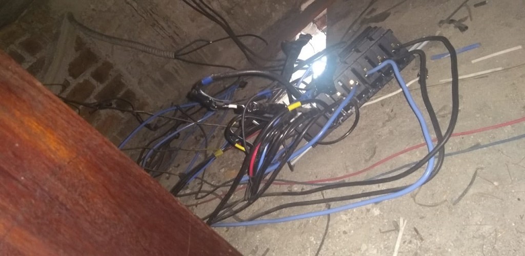 Sócio de barbearia no centro é preso por furto de energia