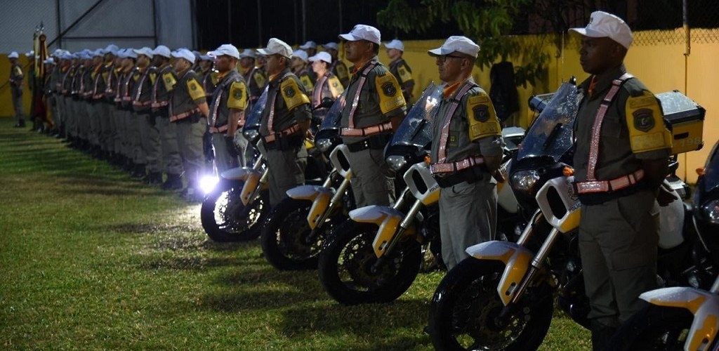 Policial Militar  recebe comenda  do Comando Rodoviário