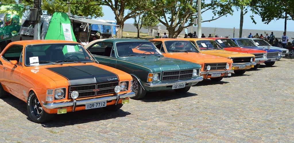 Carros antigos foram atração do fim de semana em SLS
