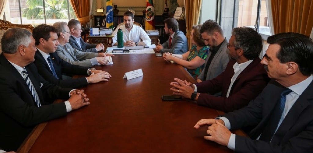 Governador Leite se reúne com bancadas para discutir a Reforma RS