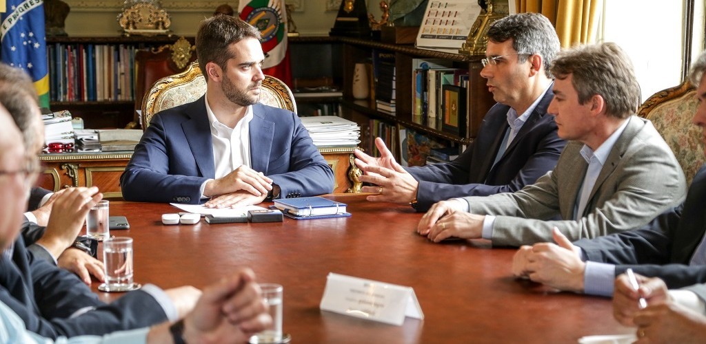 Após reunião com MDB, governo decide adiar votação de pontos do pacote de reforma