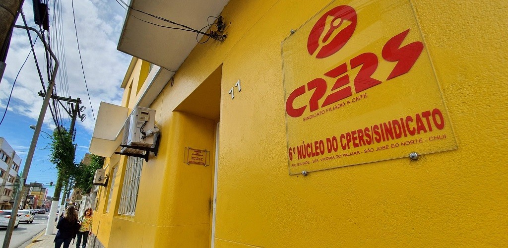 Escolas da região aderem parcialmente ao movimento de greve