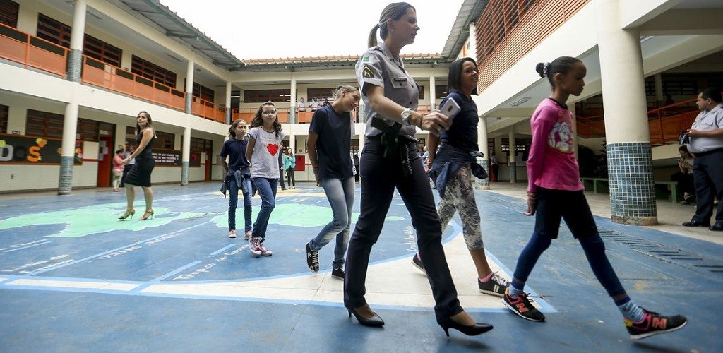 MEC anuncia 54 escolas selecionadas para o programa cívico-militar