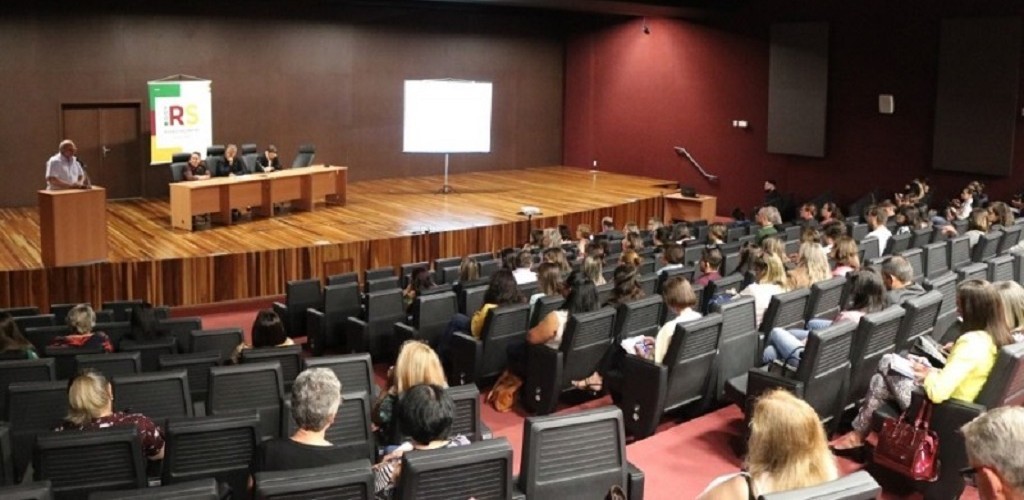 Governo libera verbas para implantação de espaços pedagógicos em 142 escolas