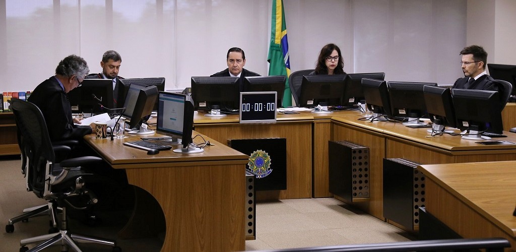 Segunda instância condena Lula a 17 anos de prisão em caso de sítio