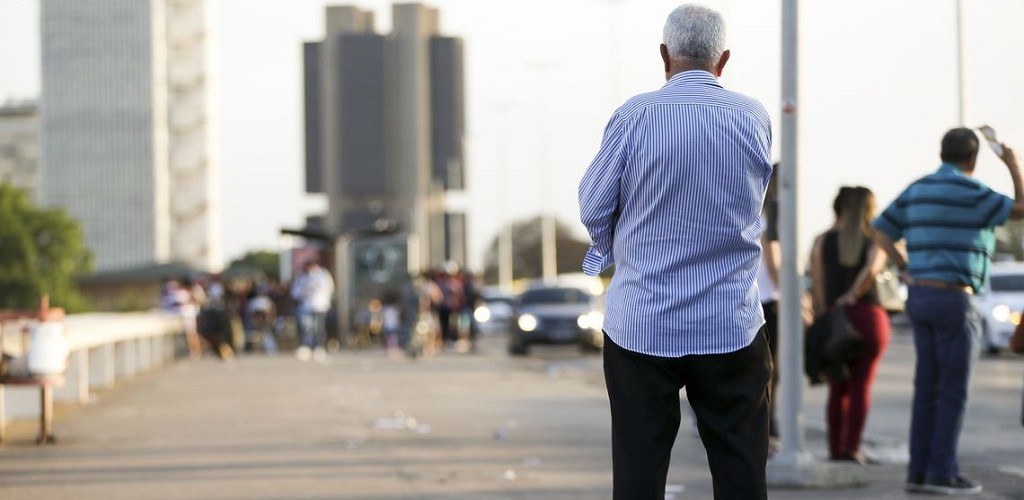 Expectativa de vida no Brasil sobe para 76,3 anos