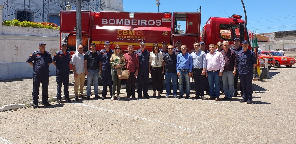 SJN recebe novo caminhão de bombeiros