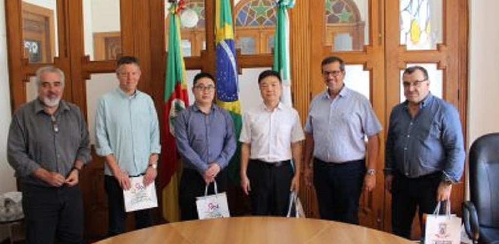 Nova empresa chinesa interessada em se instalar no Porto visita a cidade